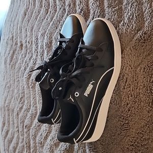 PUMA Vikky V2 Womens Lace Up Leather Sneaker Shoes